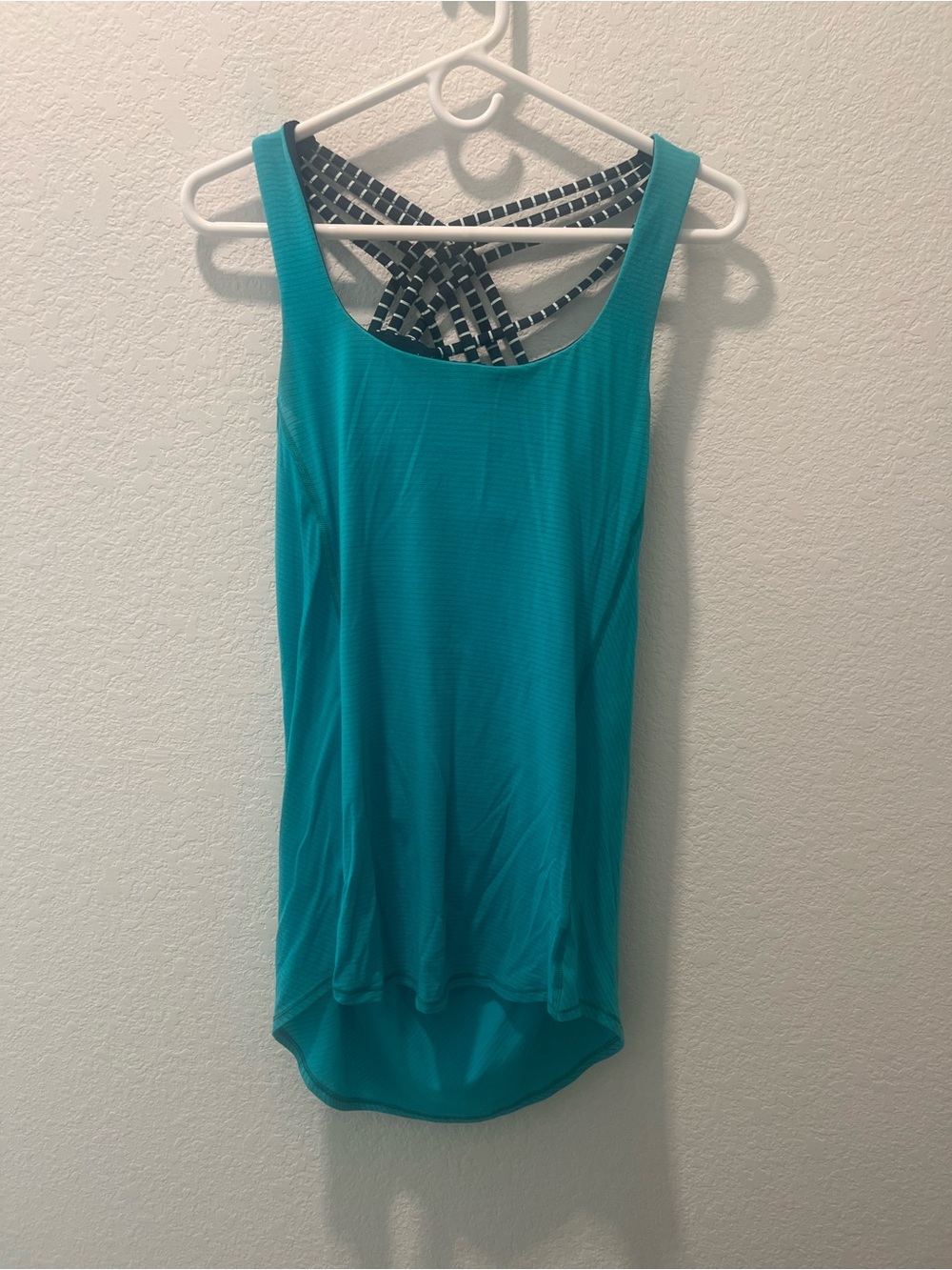 Lululemon No Limits Tank Size 6 Teal Strappy Back Built-In Bra
